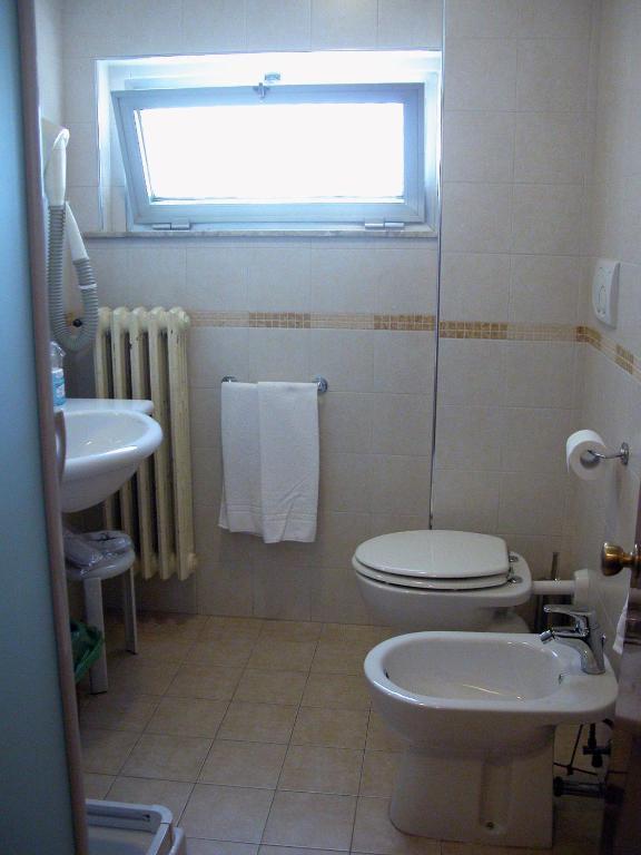 Hotel Calabresi San Benedetto del Tronto Quarto foto