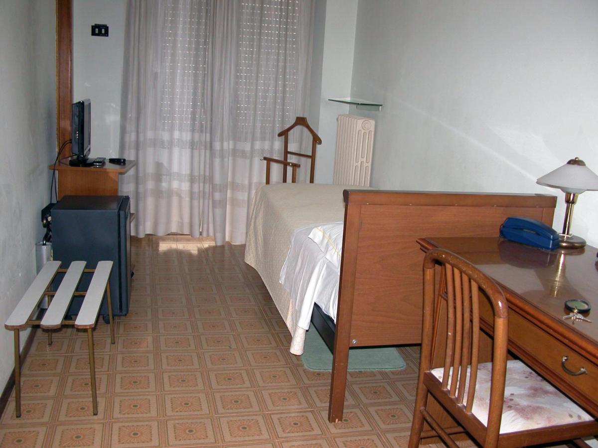 Hotel Calabresi San Benedetto del Tronto Quarto foto